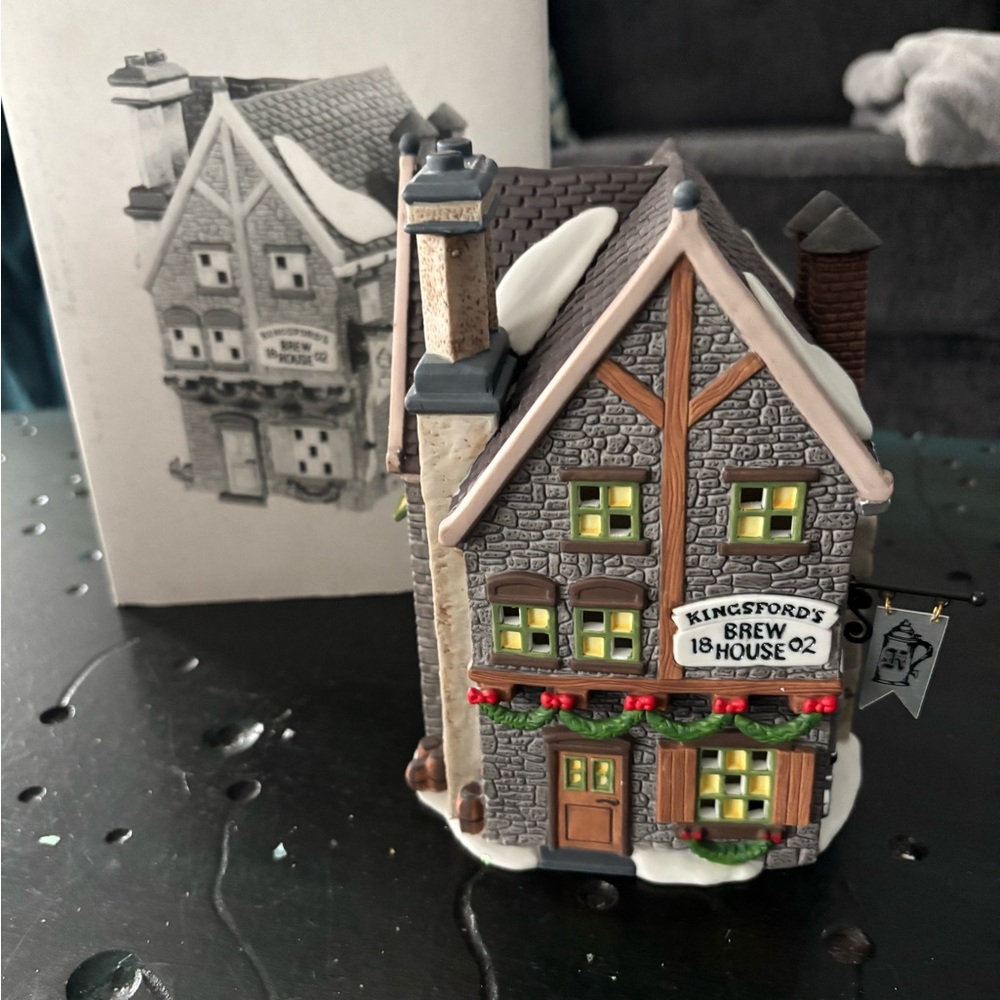 Department 56 Dickens Village Series-‘Kingsford's Brew House’